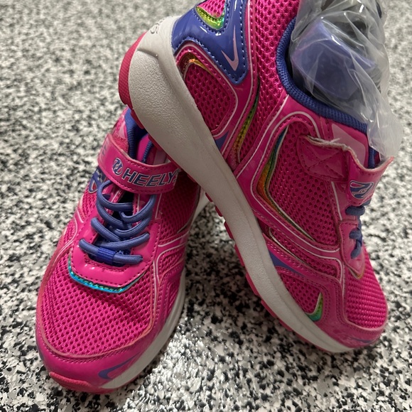 Heelys Shoes Heelys Yth 3 2cm Pink Used Normal Wear Poshmark